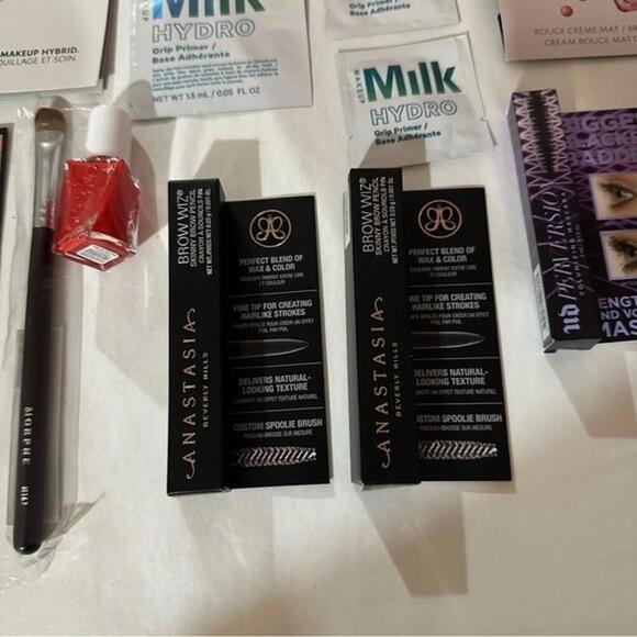 Ulta makeup bundle - Picture 2 of 8